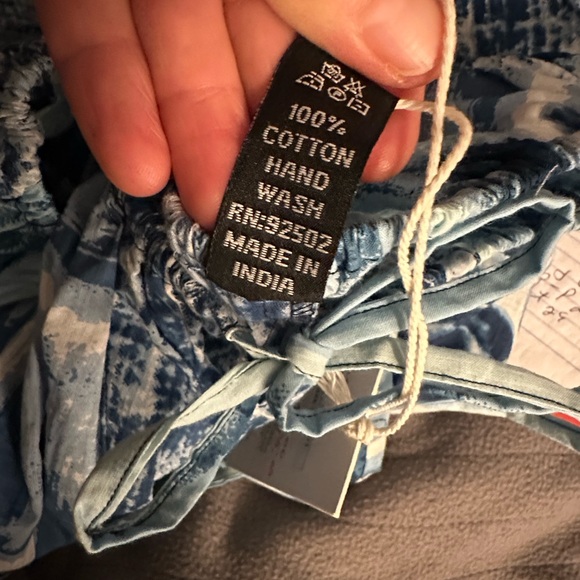 S/M. NWT Sacred Threads Blue and White Patterned Blouse. BL/RD6. 225261 - Picture 4 of 5